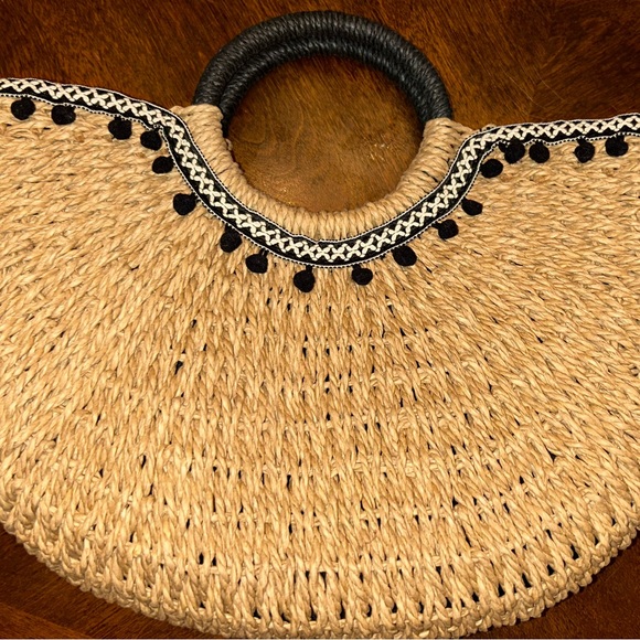 Super cute straw handbag, perfect boho summer bag! Brand new. - Picture 2 of 9